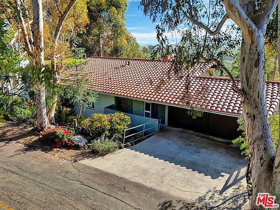 2nd image of 3557 Serra Rd