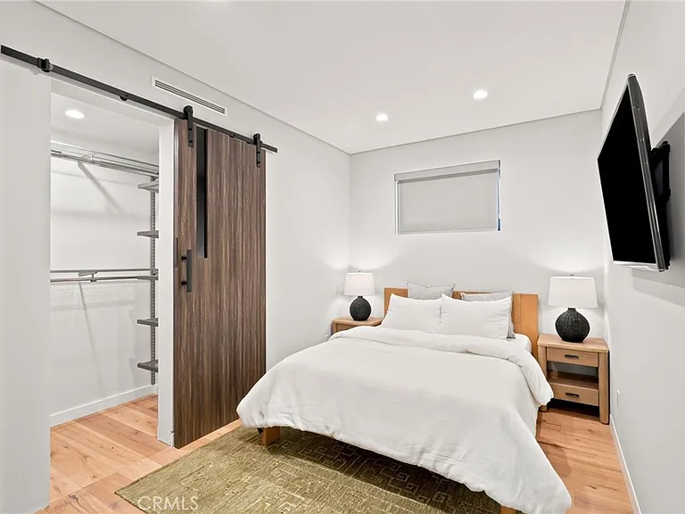 425 N Alfred St #2 — Photo 6