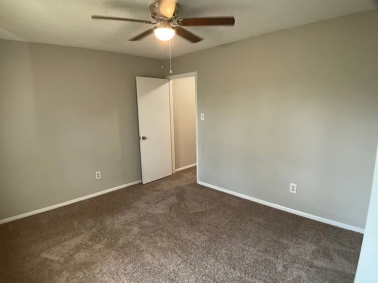 13 Astor Ct #.0 — Photo 25