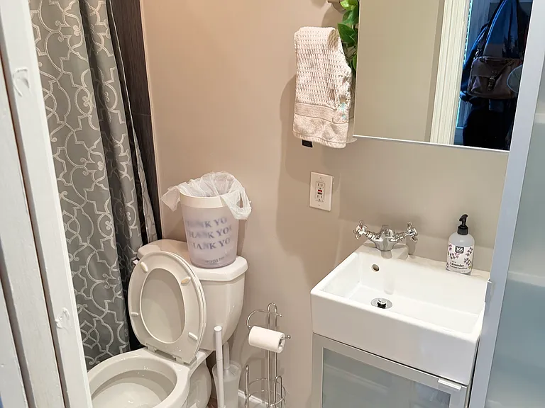 Second bathroom.
