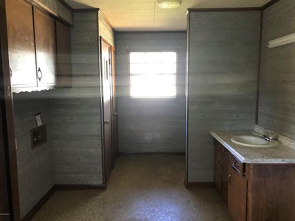 5th image of 314 Magnolia St