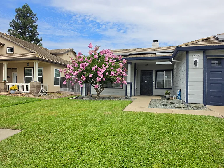 941 Lake Canyon Ave — Photo 2
