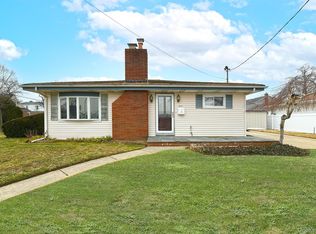 481 Leonard Blvd, New Hyde Park, NY 11040