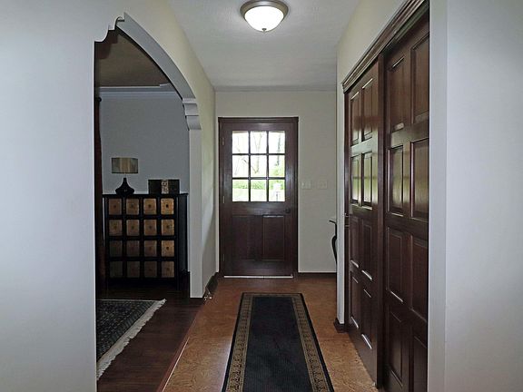3rd image of 842 Skylark Ln