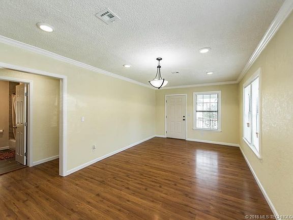 5th image of 4601 S 28th Ave W