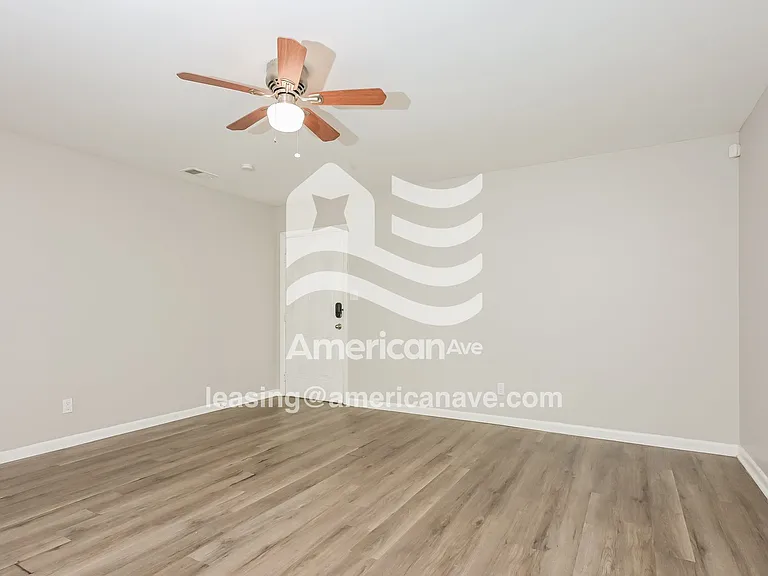 1515477_002_living_room_3.jpg