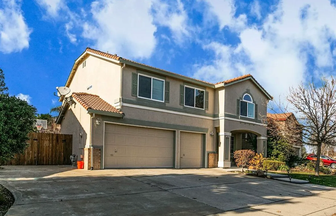 5614 Francesca St photo 1
