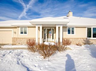 N78W17396 Wildwood Dr #4-2, Menomonee Falls, WI 53051