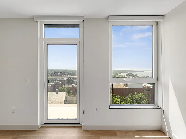 Bank Street Apartments — Photo 20