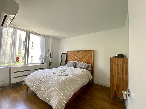 5th image of 954 Bergen St APT 4G