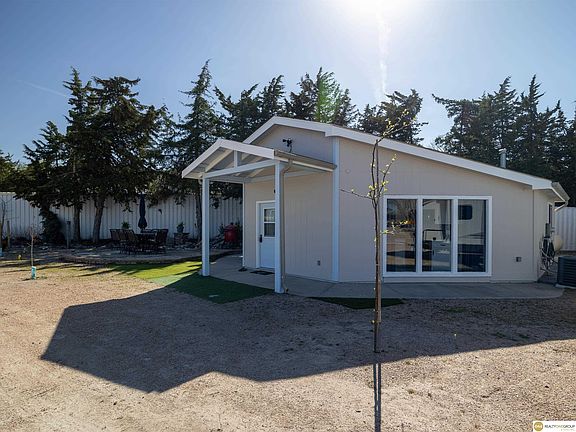 3rd image of TRACT 7 N Lake Shore Dr