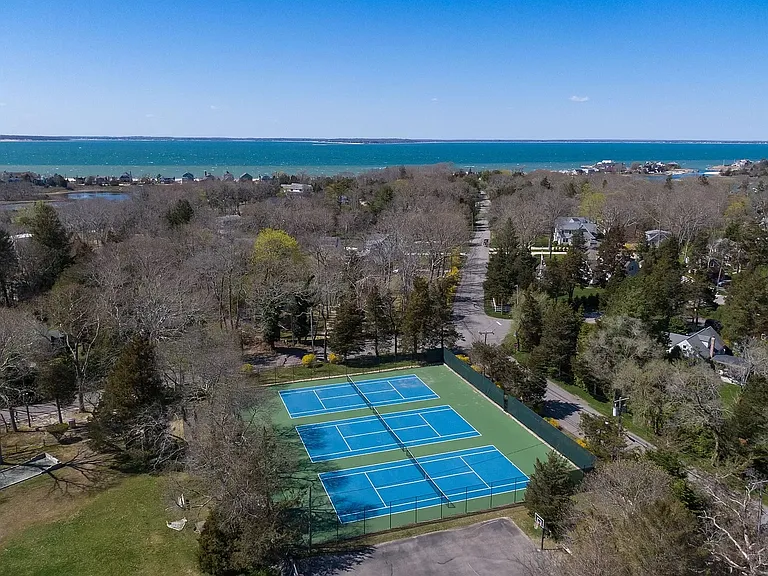 43 Scotts Landing Rd — Photo 21