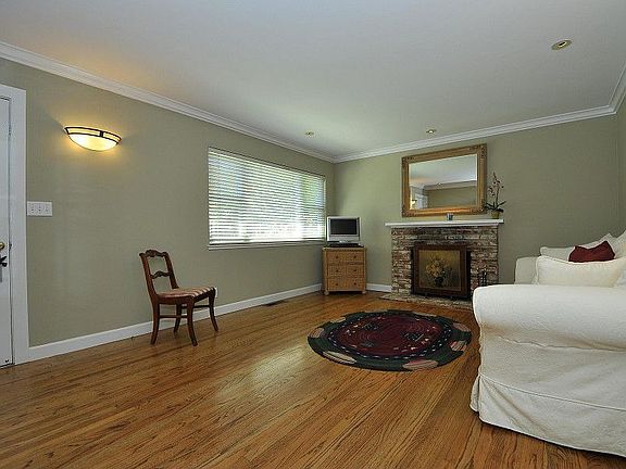 3rd image of 114 Olive St