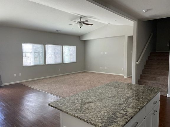 5th image of 3020 Creekside Ln