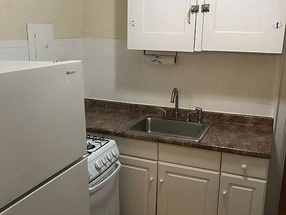 4th image of 433 Norwood Ave #2REAR