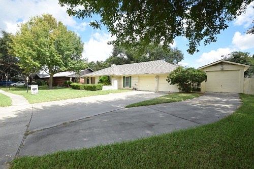 1st image of 309 Berkshire Ln