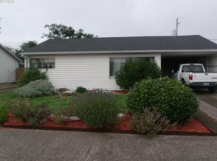 1572 Grant St, North Bend, OR 97459