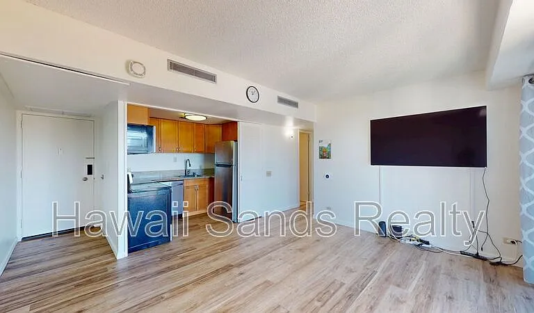 225 Queen St #26H — Photo 1