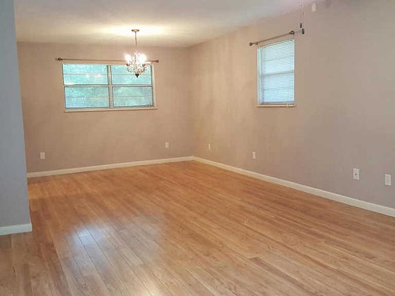 3rd image of 6200 Lonas Dr