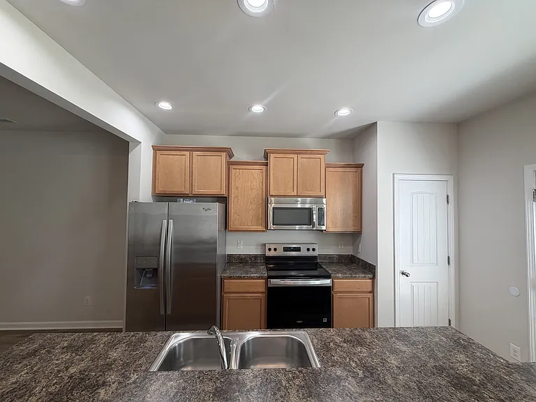 1037 Grand Rdg — Photo 5