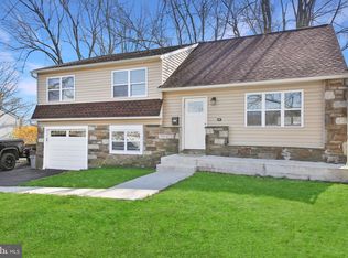 986 Coronet Rd, Warminster, PA 18974