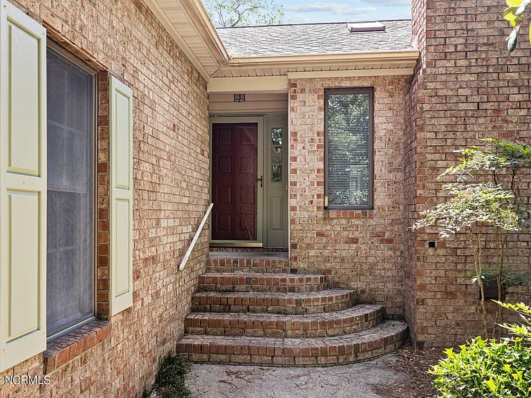 5722 Gondolier Dr — Photo 5