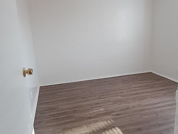 3rd image of 525 E Avenue Q12 #4