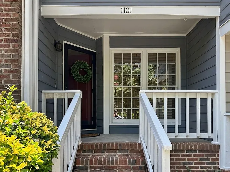 1101 Esher Ct — Photo 2