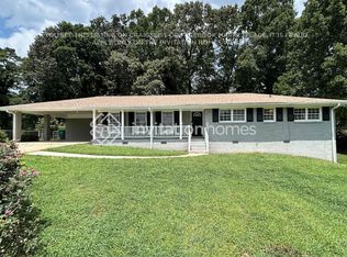 3253 Georgian Woods Cir, Decatur, GA 30034