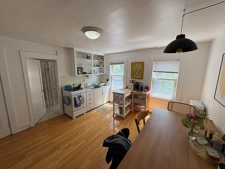 16 Shepard St #5 — Photo 3
