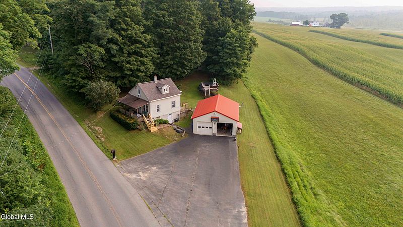 2nd image of 325 Sacandaga Road