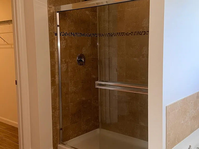 1522 Lexington Sq SW — Photo 4