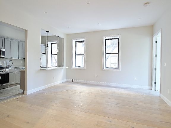 2nd image of 940 Street Nicholass Ave #1J