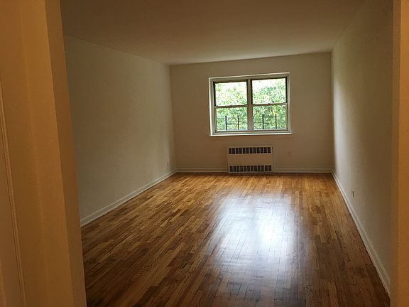 4th image of 82-24 135th St #05G0