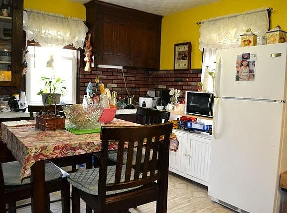 4th image of 64 Samuel Ave #3