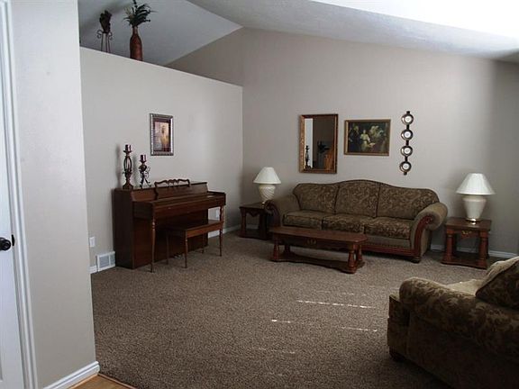 4th image of 78 N Highland Blvd