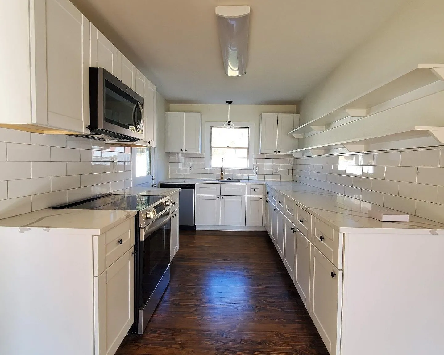 3 bed, 1072 sqft, $1,650 — Photo 2