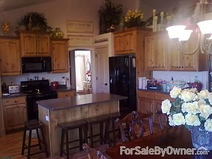 5th image of 2217 S Chestnut Cir
