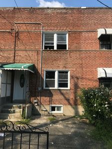 1251 E 223rd St, Bronx, NY, 10466