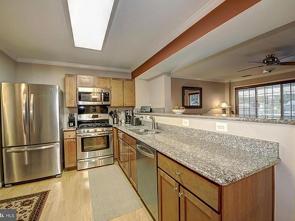 4th image of 5208 Maris Ave
