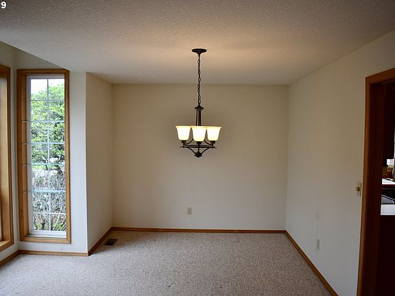 4th image of 15905 SE 35th St