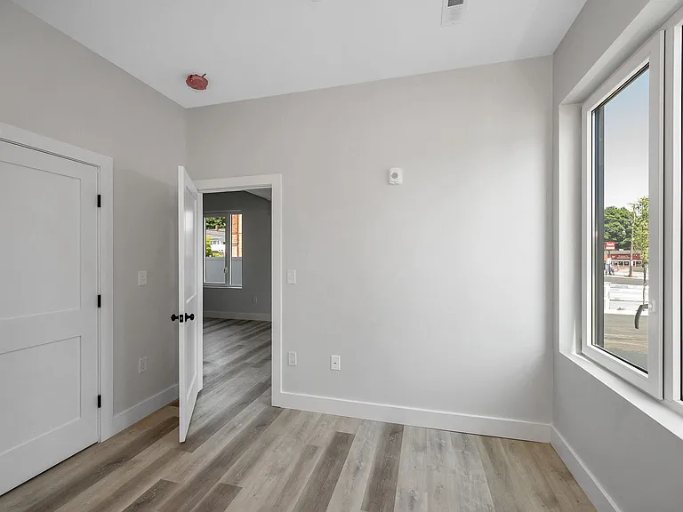 1 Lafayette Sq #204 — Photo 15