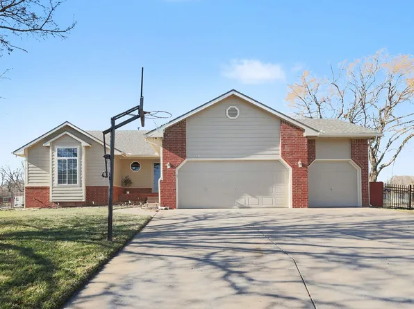 810 E Park Glen Ct, Clearwater, KS 67026