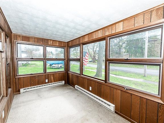 3rd image of 6172 Lake Ave