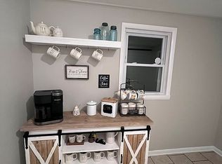 1381 Sugar Hollow Dr, Bristol, TN 37620