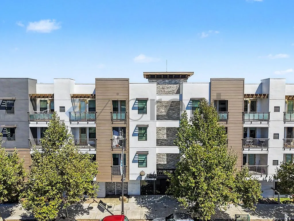 2 bed, 1010 sqft, $3,800 — Photo 1