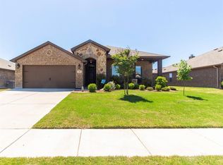 209 Acadia Ln, Forney, TX 75126