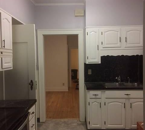 5th image of 221 Park Ave