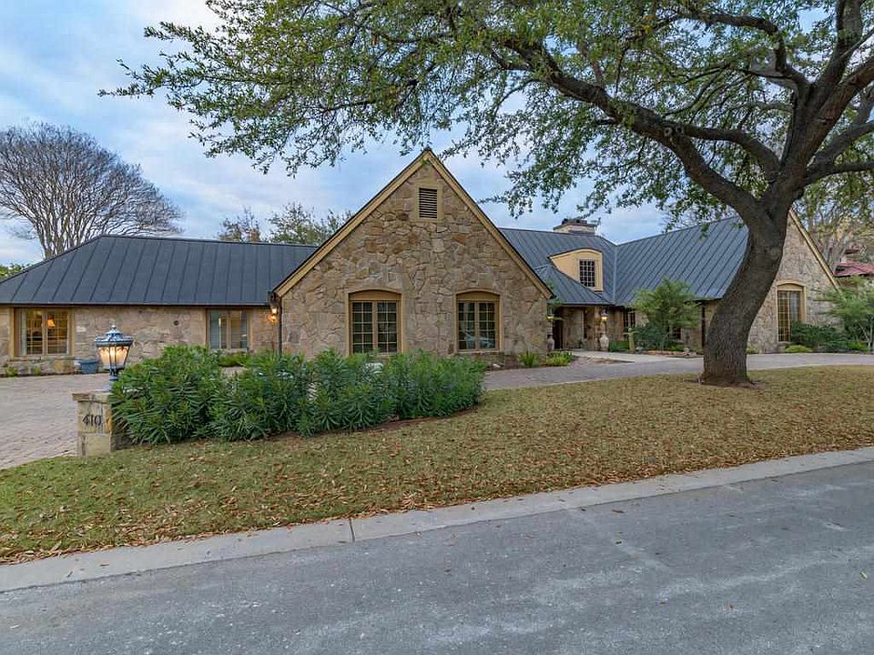 1st image of 410 Lighthouse Dr
