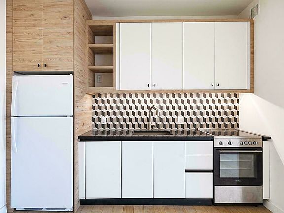 2nd image of 1875 Atlantic Ave #5EE